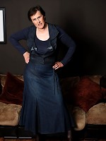 Curvy British housewife getting very frisky