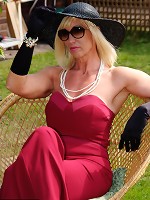 Melody-Black Hat Pictures